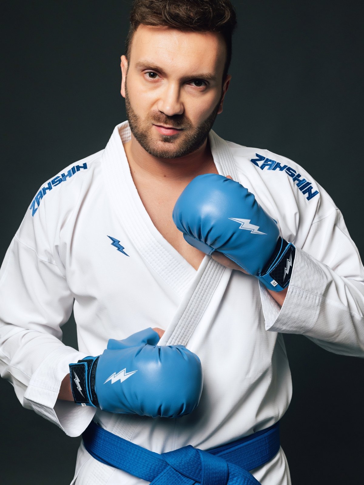 Kit Dois Kimonos Adulto Force Kumite Azul e Vermelho Aprovado CBK