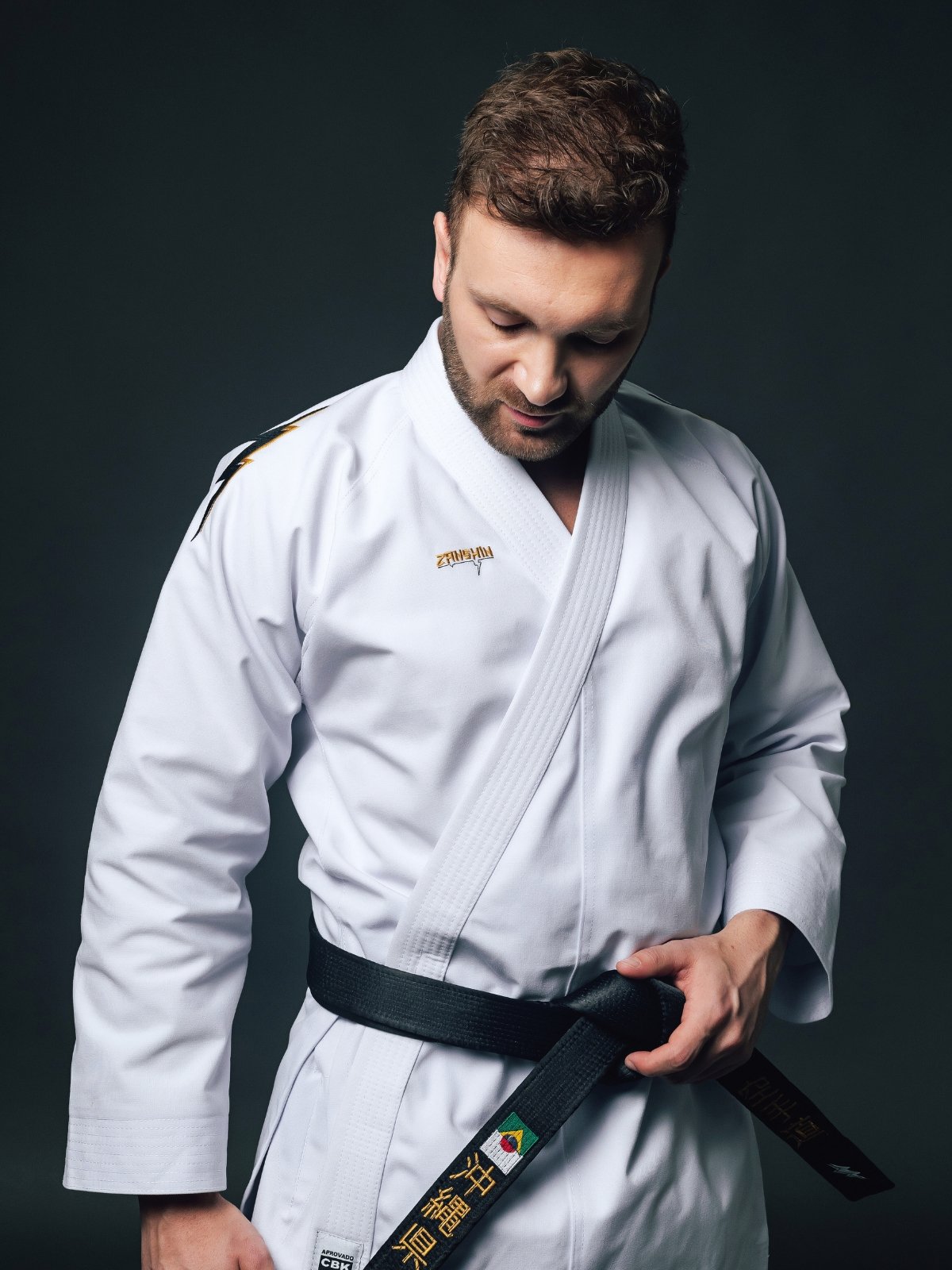 Kimono Karate Zanshin Adulto GKL Gold Line Lona Média