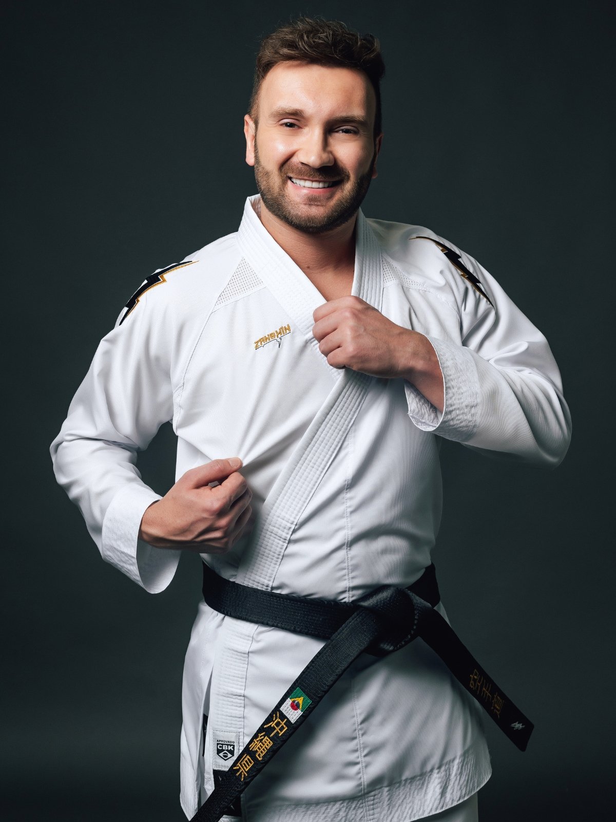 Kimono Karate Zanshin Adulto GKM Gold Line Microfibra