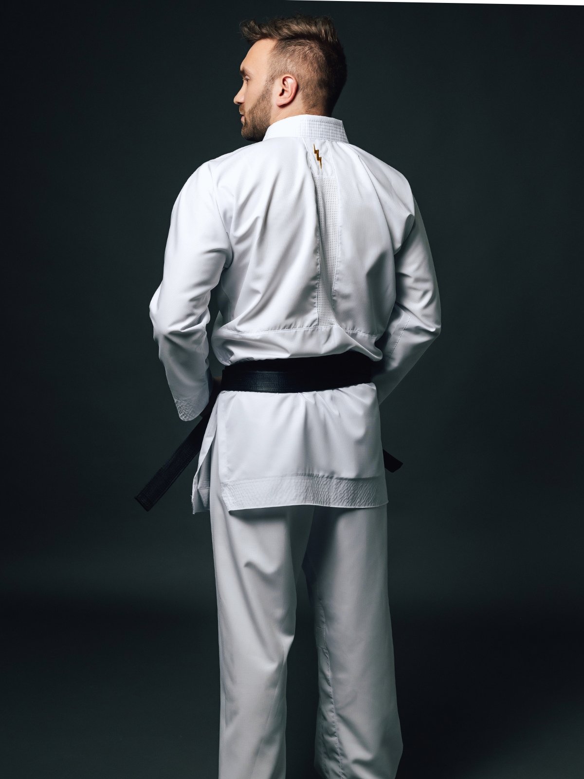 Kit Dois Kimonos Adulto Zanshin Gold Line Kata e Kumite com CBK
